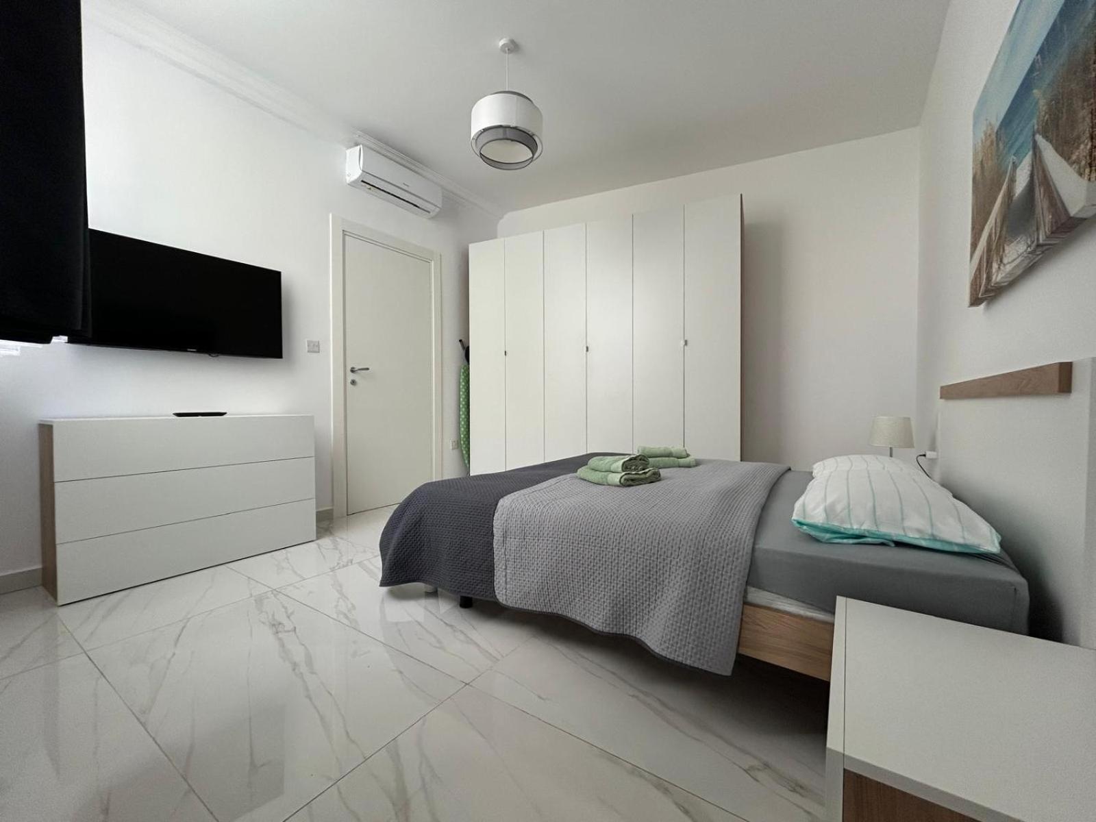 Exceptional 3-Bedroom Apartment, Sliema - Tigne Point! מראה חיצוני תמונה