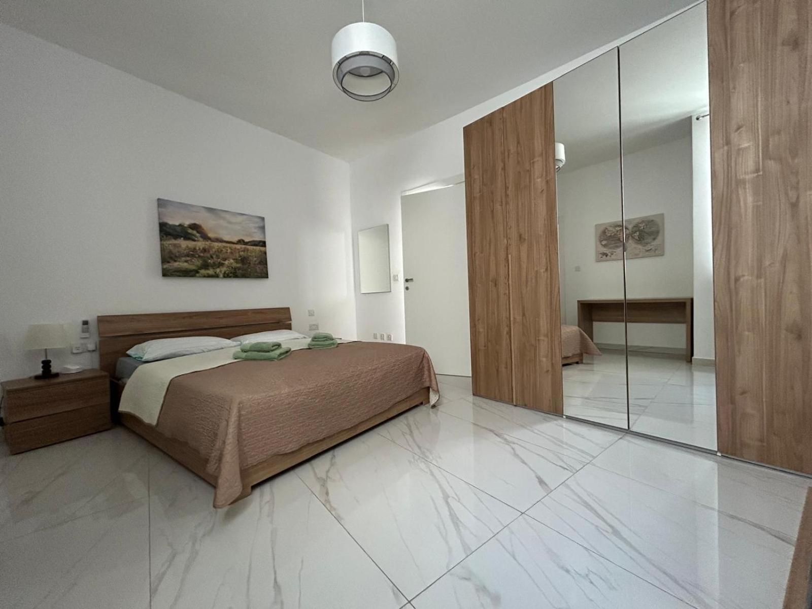 Exceptional 3-Bedroom Apartment, Sliema - Tigne Point! מראה חיצוני תמונה